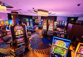 Card table atmosphere showing mobile casino-style browsing on be999a